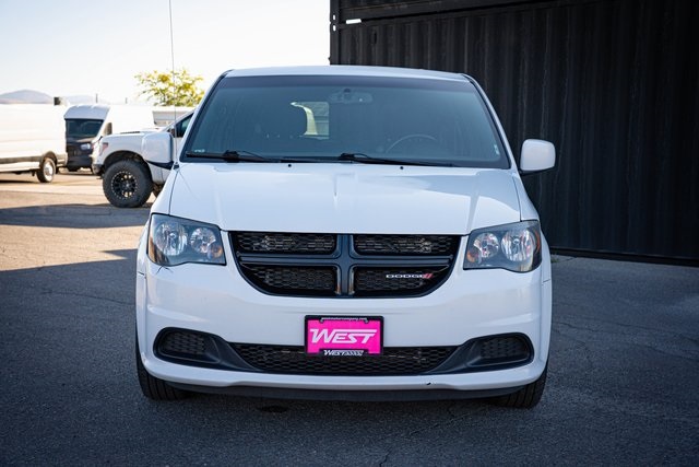 2017 Dodge Grand Caravan SE Plus Blacktop photo 3