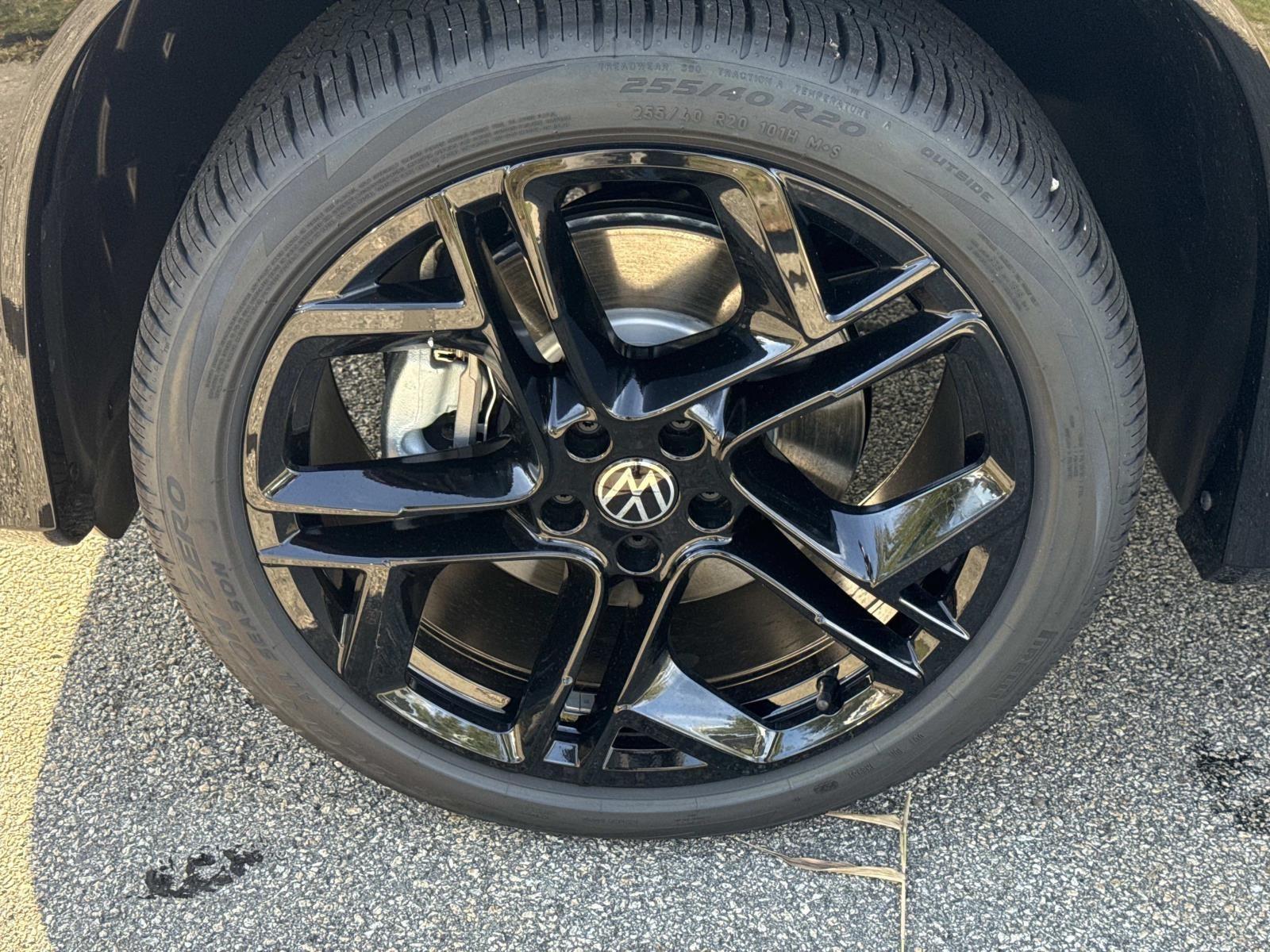 2025 Volkswagen Tiguan SE R-Line Black photo 3