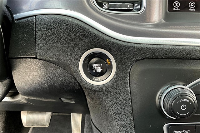 2021 Dodge Charger SXT photo 16
