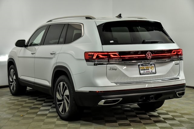 2026 Volkswagen Atlas SEL photo 4