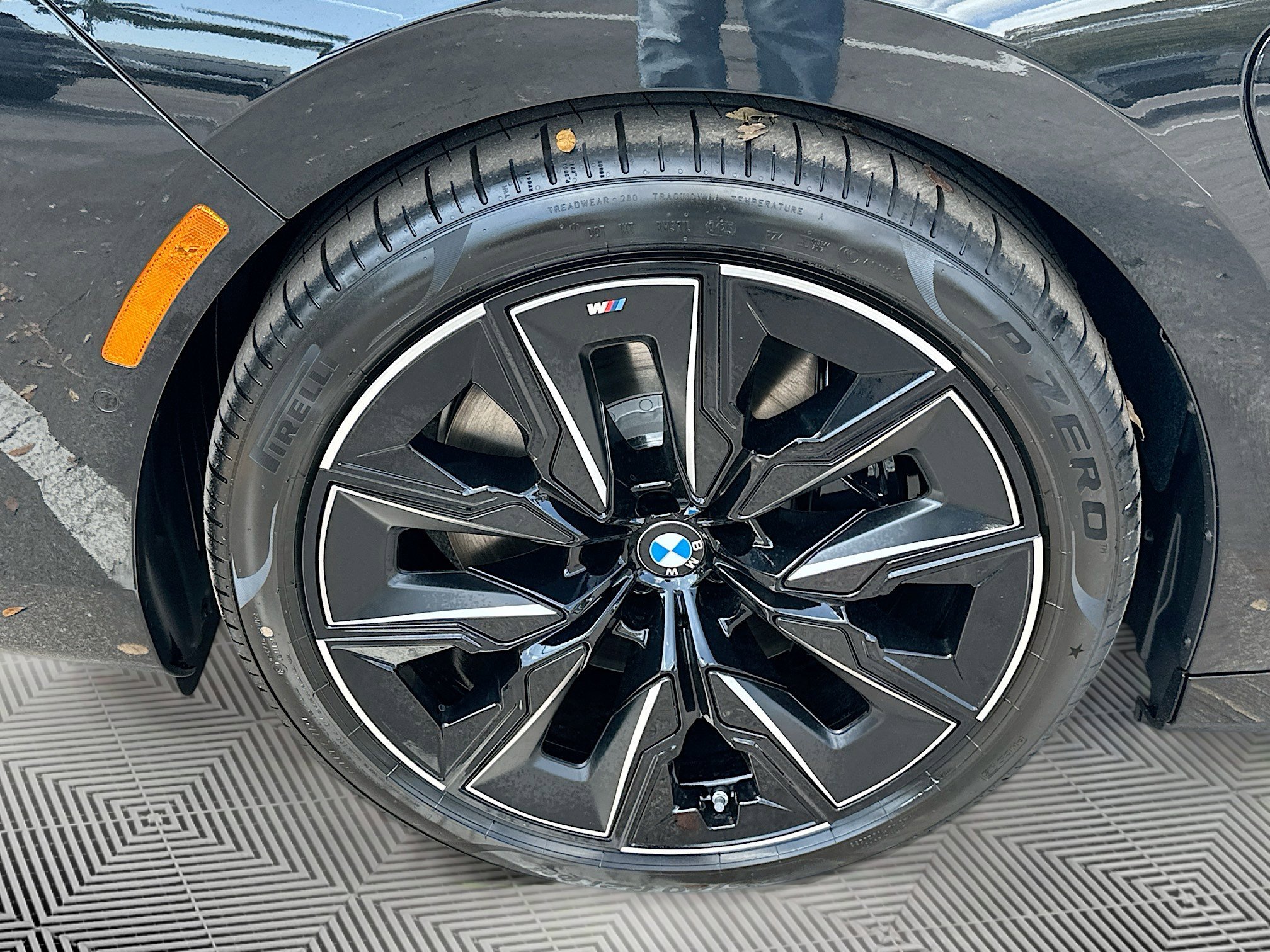 2025 Bmw 750e 750e xDrive photo 26