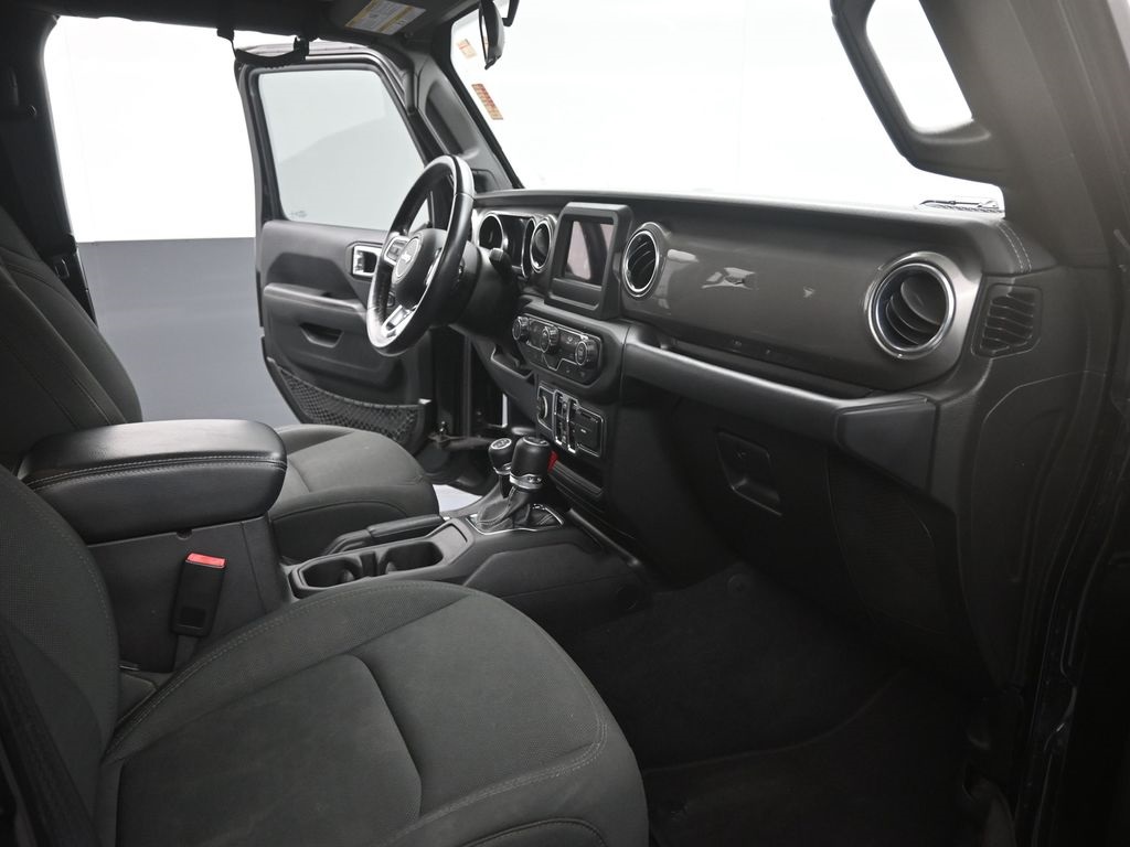 2019 Jeep Wrangler Unlimited Sahara photo 22