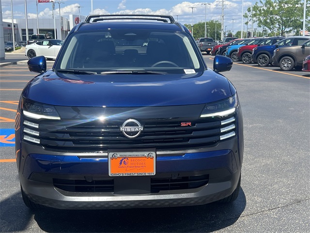 2025 Nissan Kicks SR photo 2