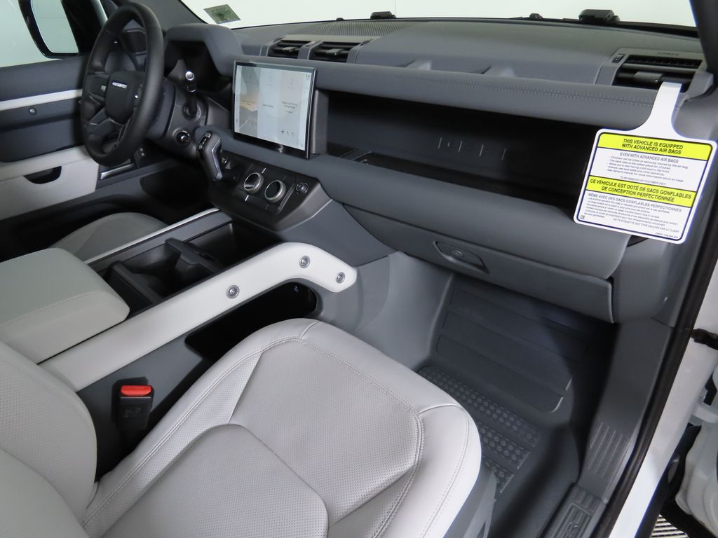 2025 Land Rover Defender 110 S photo 16