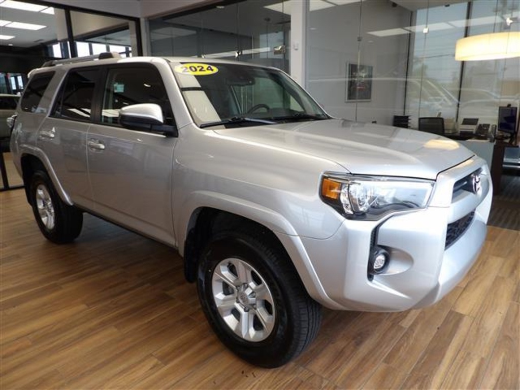 2024 Toyota 4Runner SR5 photo 3