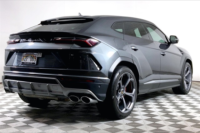 2019 Lamborghini Urus Base photo 9