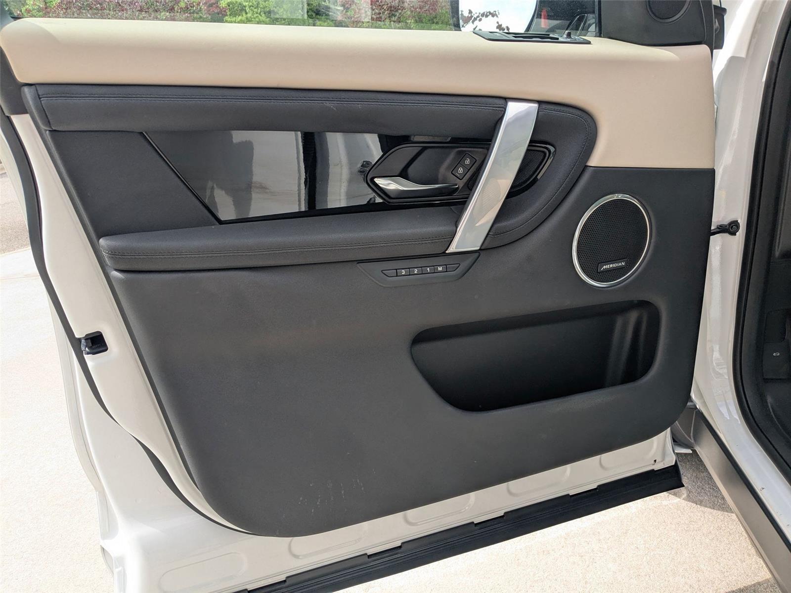 2024 Land Rover Discovery Sport S photo 11