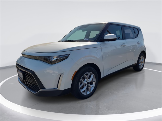 2023 Kia Soul LX S photo 2