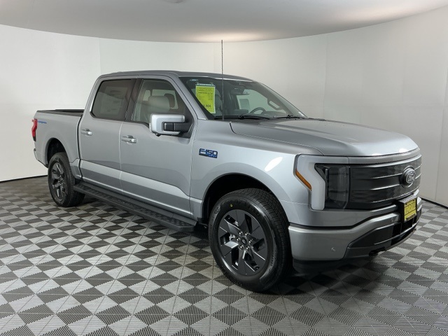 2025 Ford F-150 Lightning Lariat photo 3