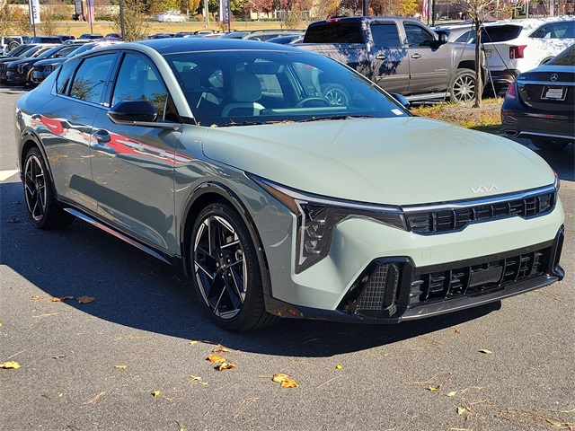 2025 Kia K4 GT-Line photo 2