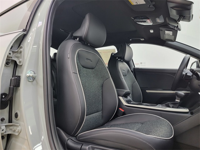 2025 Kia K4 GT-Line photo 18