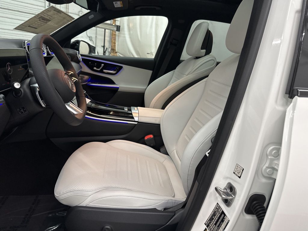 2026 Mercedes Benz GLC 300 photo 15