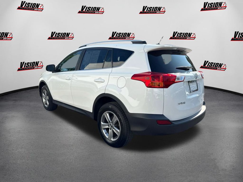 2015 Toyota RAV4 XLE photo 7