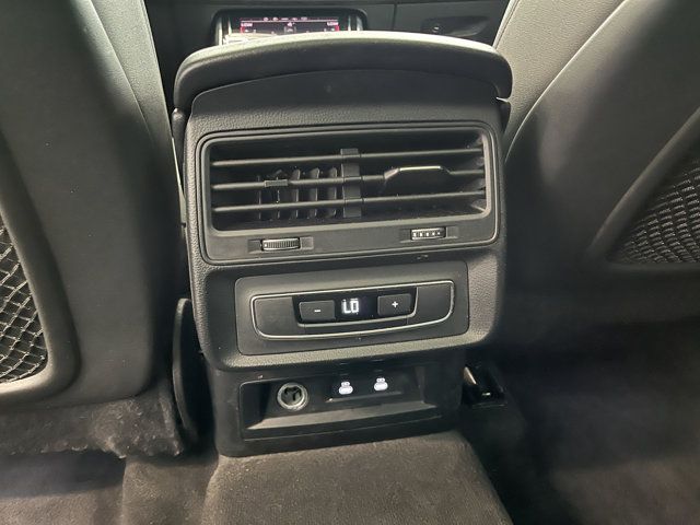 2022 Audi Q7 55 Premium photo 29