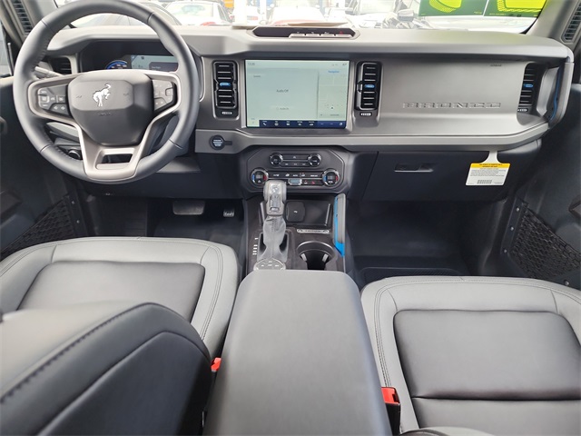 2024 Ford Bronco Black Diamond photo 10
