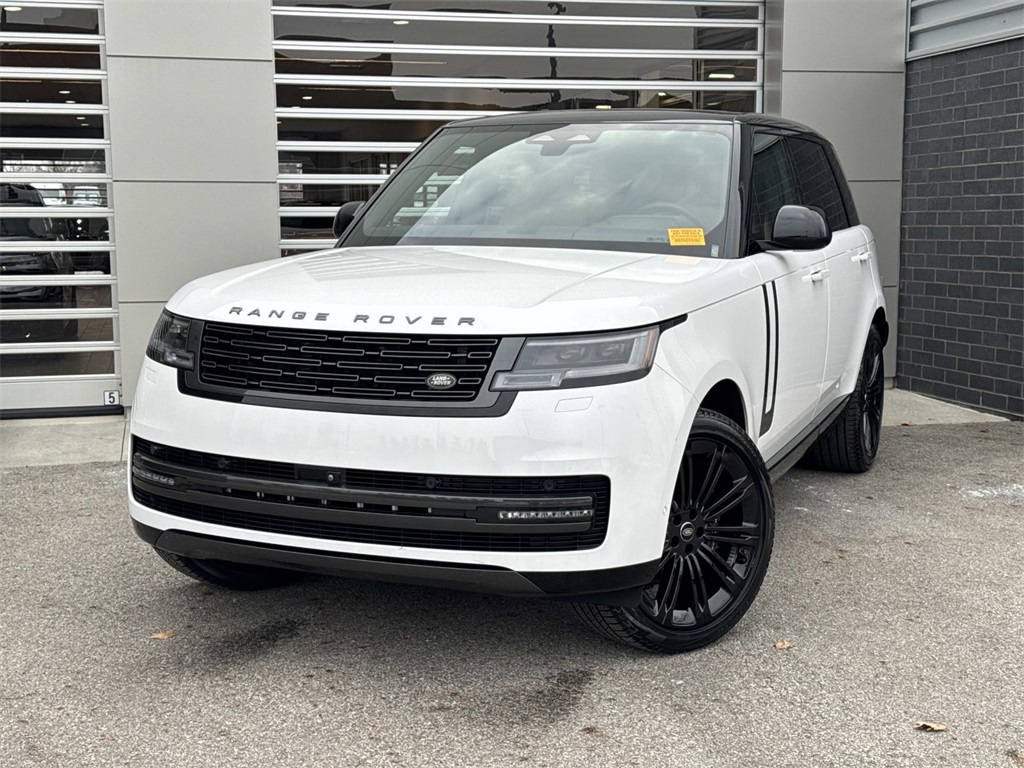 2024 Land Rover Range Rover SE's photo