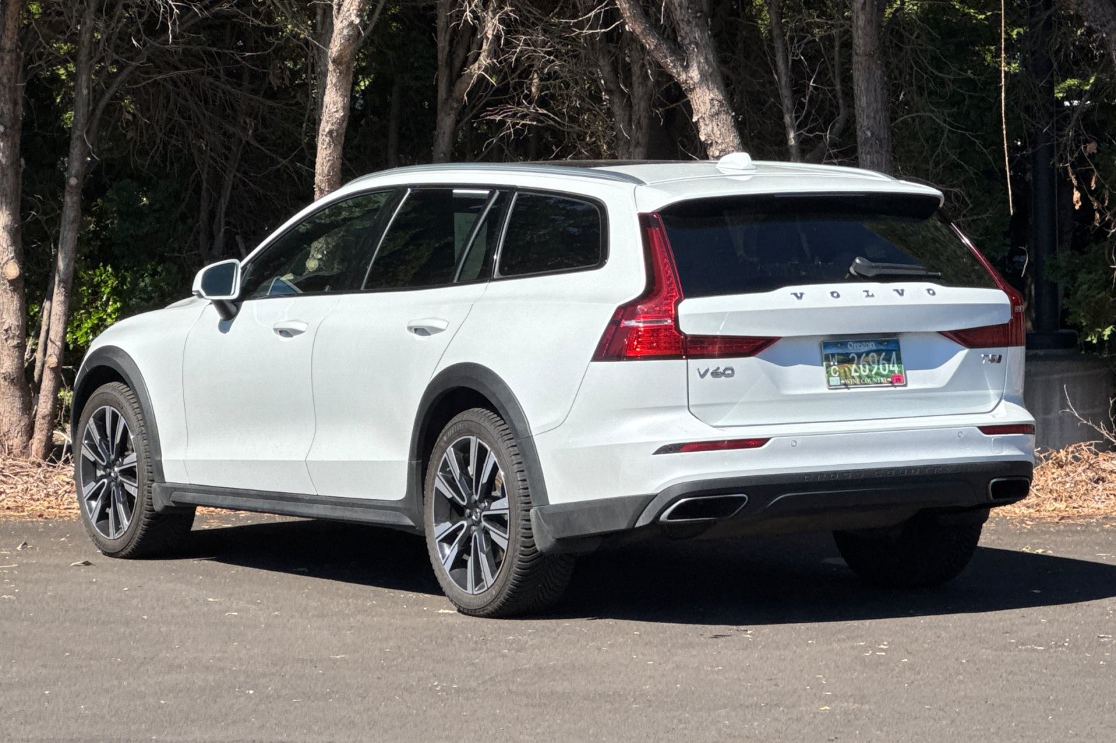 2022 Volvo V60 Cross Country T5 photo 5
