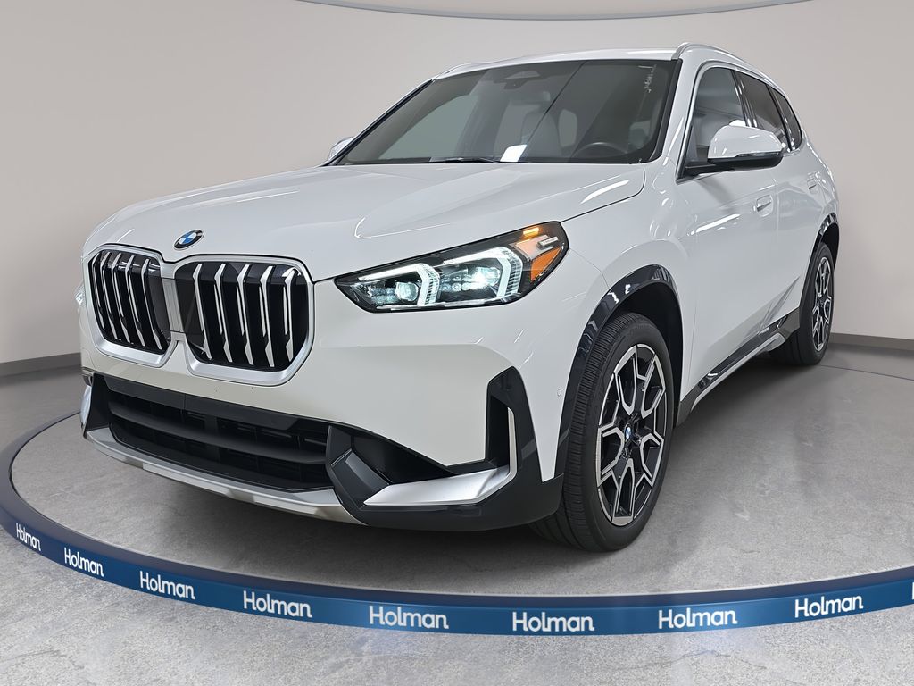 2025 BMW X1 28i's photo