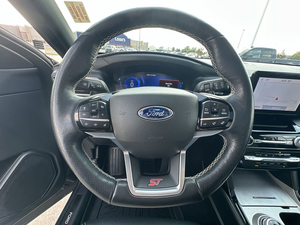 2022 Ford Explorer ST photo 31