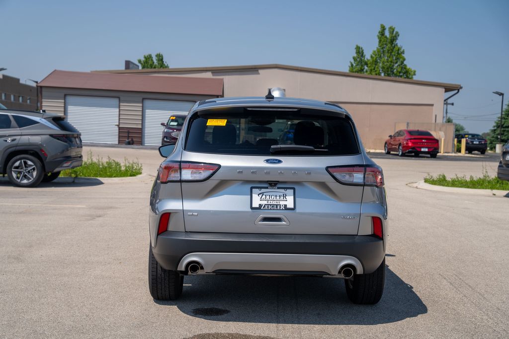 2022 Ford Escape SE photo 6