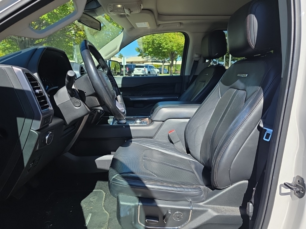 2019 Ford Expedition MAX Platinum photo 9