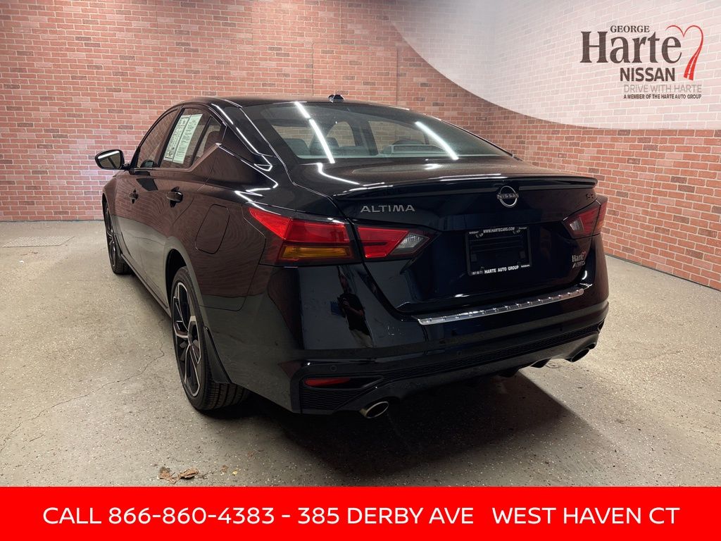 2023 Nissan Altima 2.5 SR photo 3