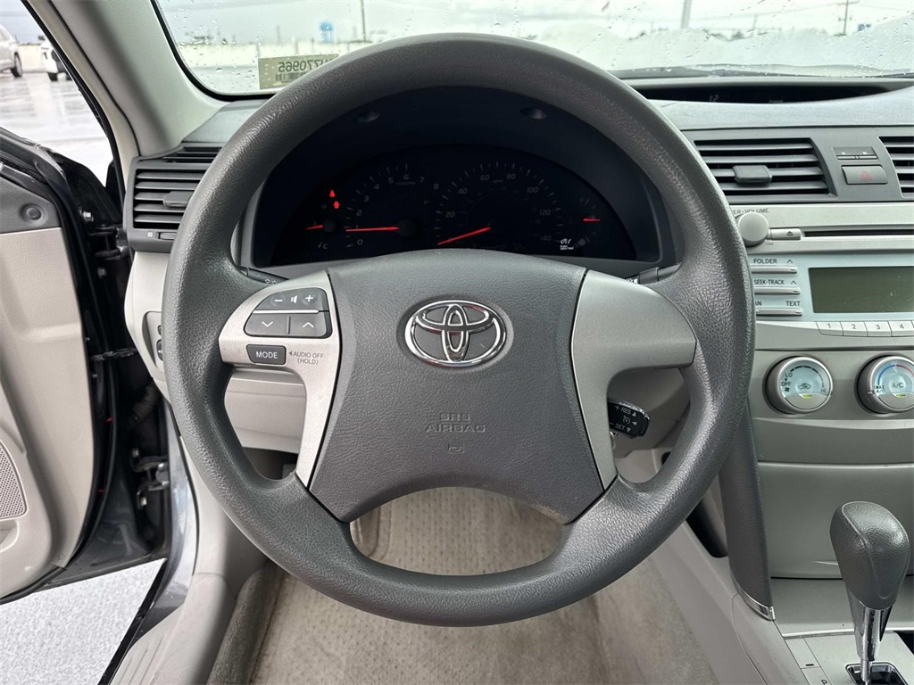 2008 Toyota Camry LE photo 18