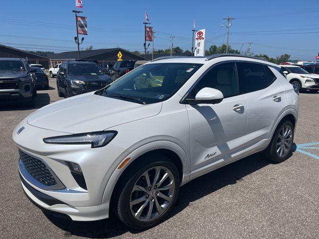 2024 Buick Encore GX Avenir photo 2