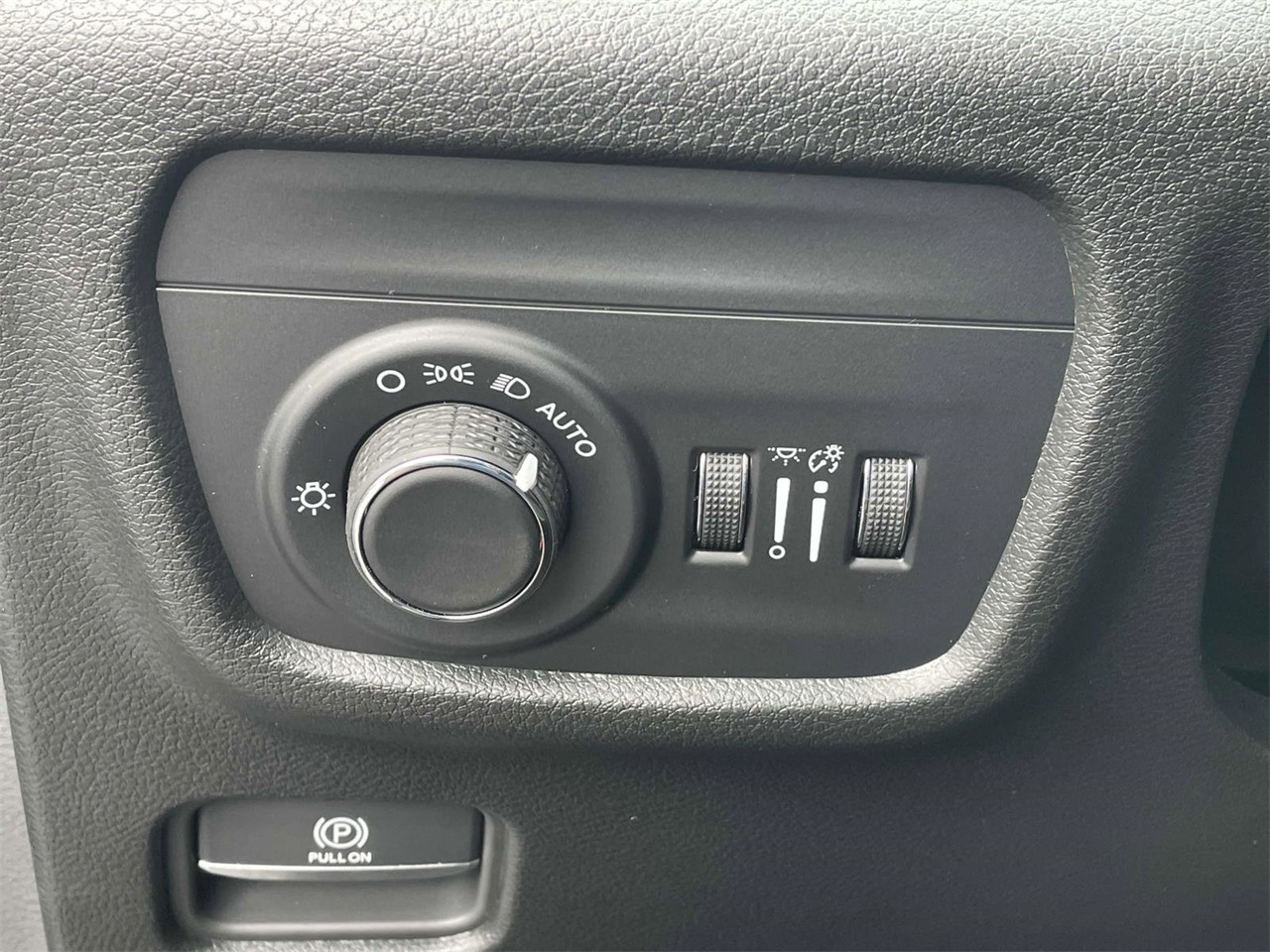 2025 Jeep Grand Cherokee Altitude X photo 11