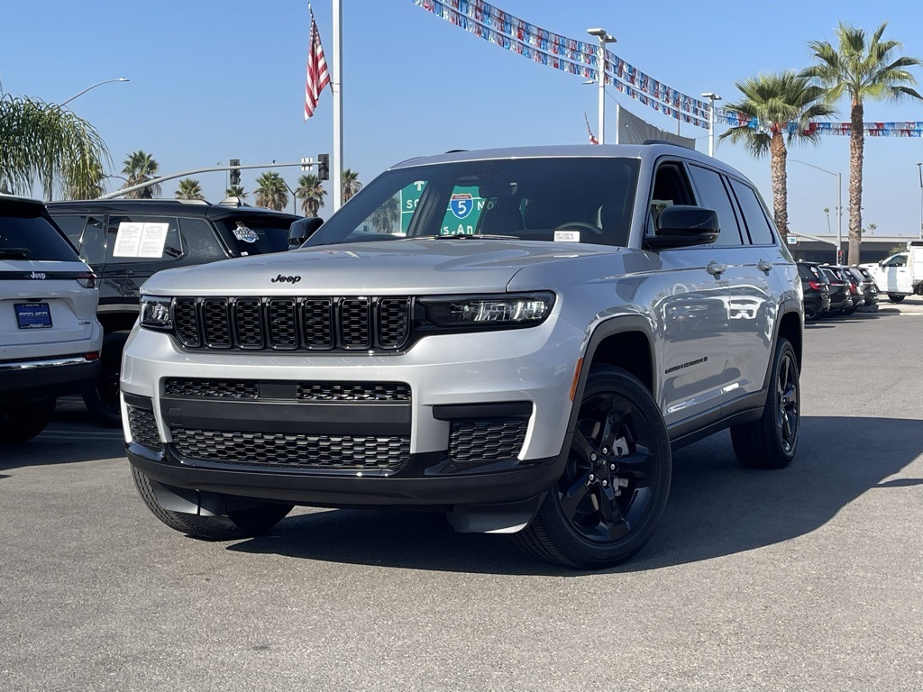 2025 Jeep Grand Cherokee L Altitude's photo