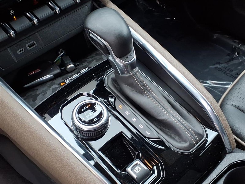 2023 Gmc Canyon Denali photo 13