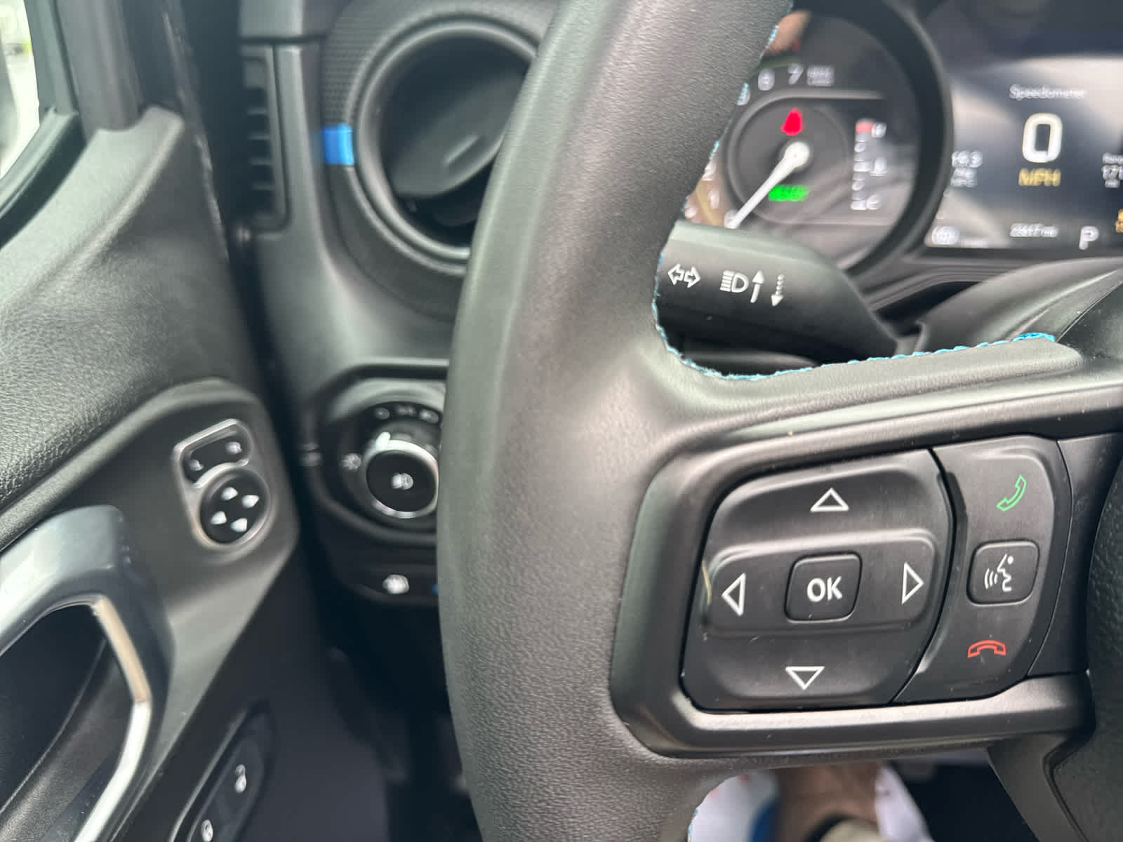 2024 Jeep Wrangler 4xe Rubicon photo 31