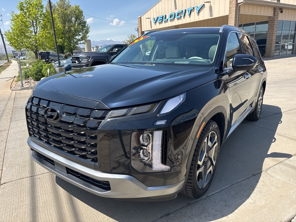 2024 Hyundai Palisade Limited photo 2