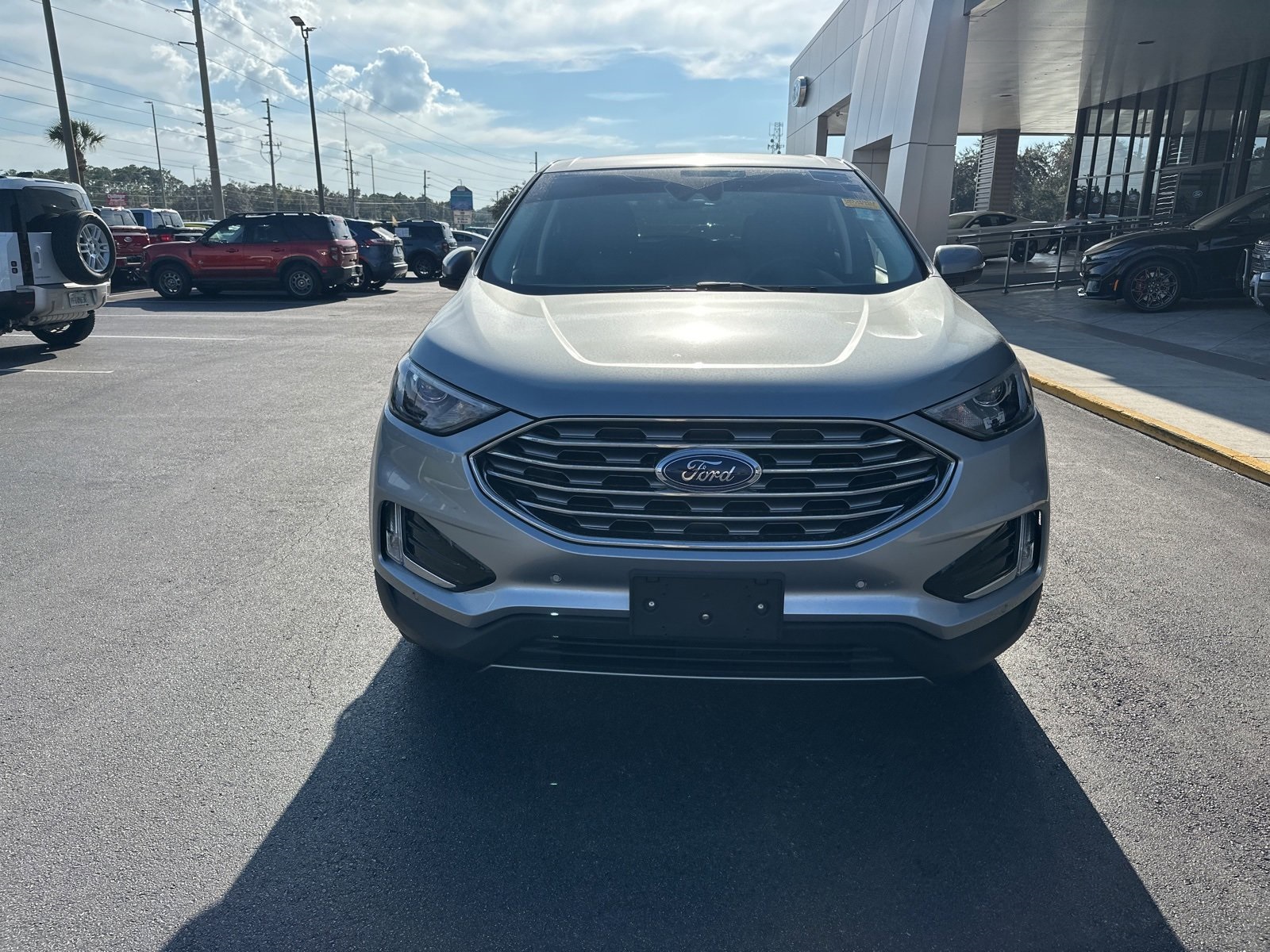 2024 Ford Edge Titanium photo 2