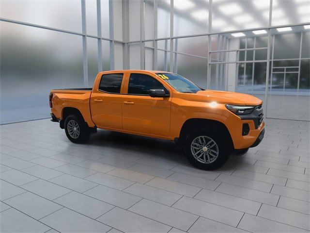 2026 Chevrolet Colorado LT photo 2