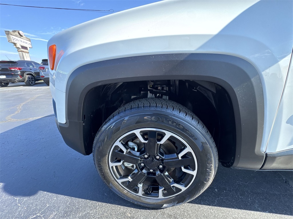 2023 Jeep Renegade Trailhawk photo 9