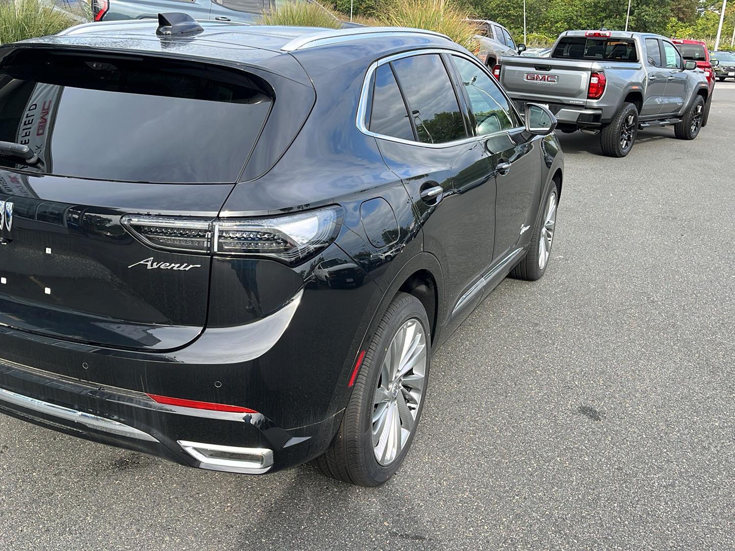 2025 Buick Envision Avenir photo 3