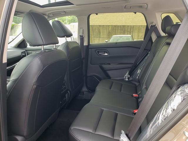 2025 Nissan Rogue SL photo 20