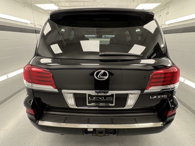 2014 Lexus LX 570 photo 4