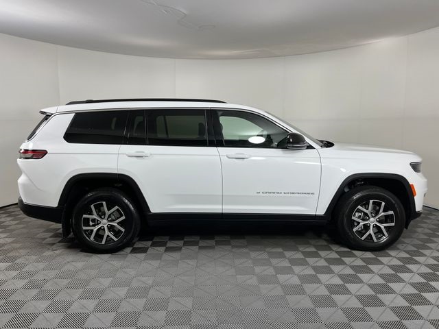 2025 Jeep Grand Cherokee Limited photo 4