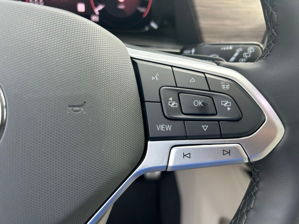 2025 Volkswagen Atlas SEL Premium R-Line photo 8