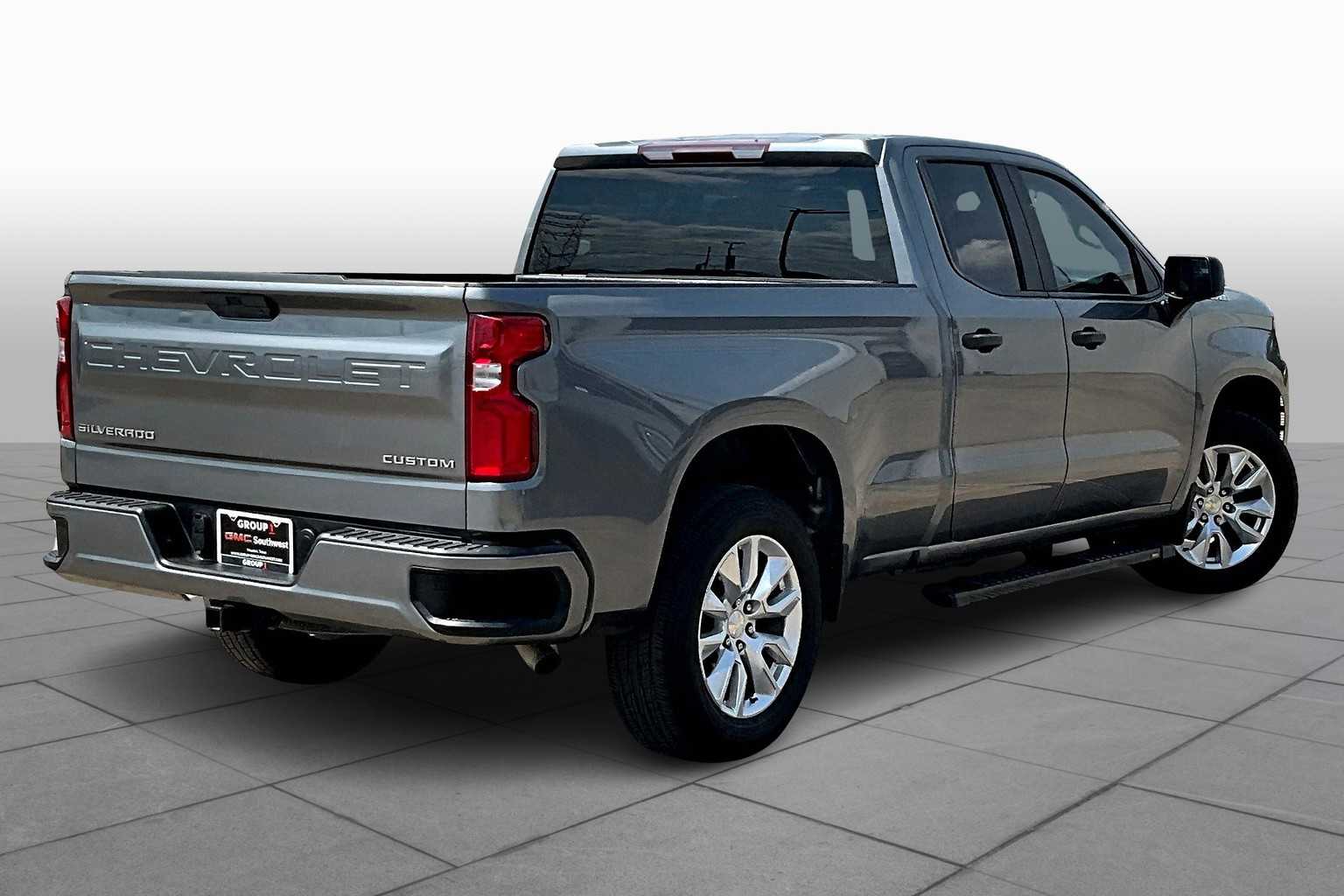 2020 Chevrolet Silverado 1500 Custom photo 11