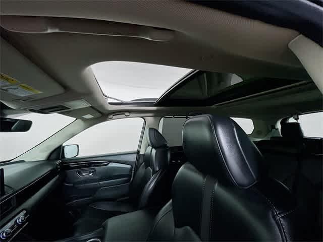 2023 Honda Pilot Touring photo 8