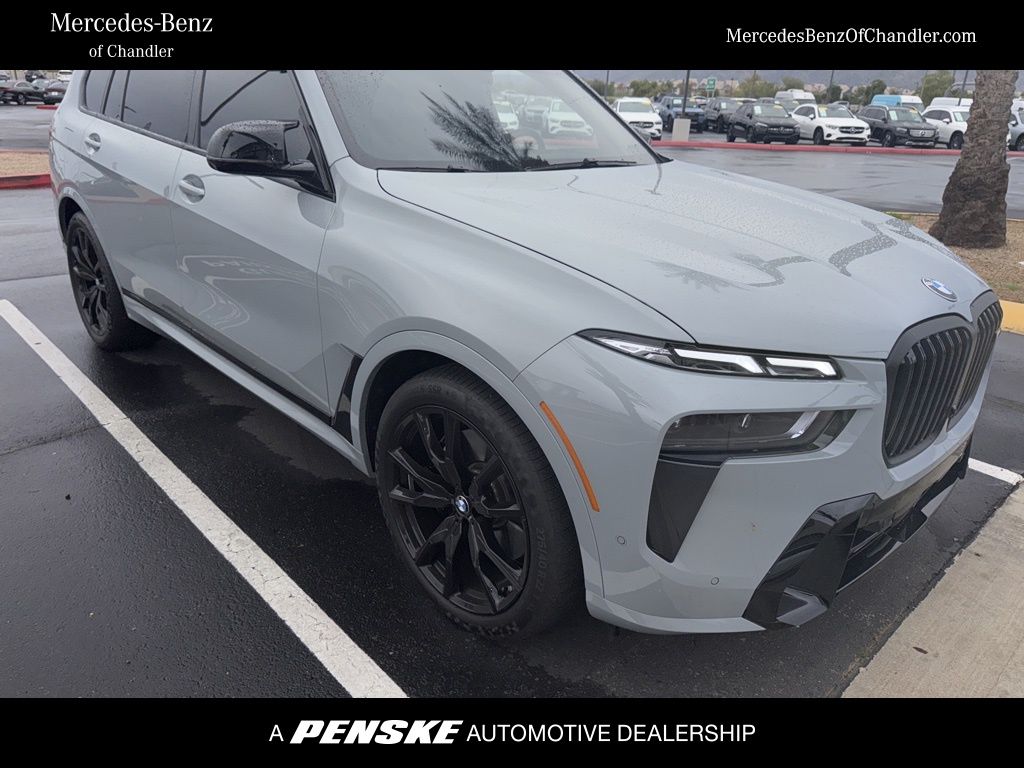 2025 BMW X7 M60i's photo