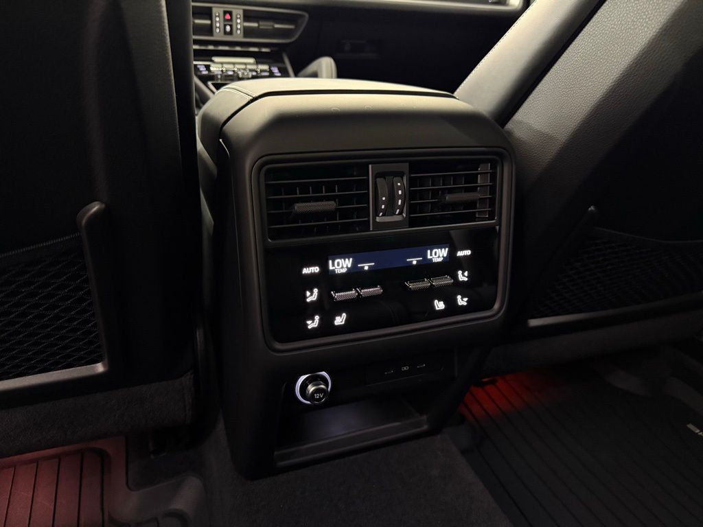 2024 Porsche Cayenne Turbo E-Hybrid Coupe photo 18
