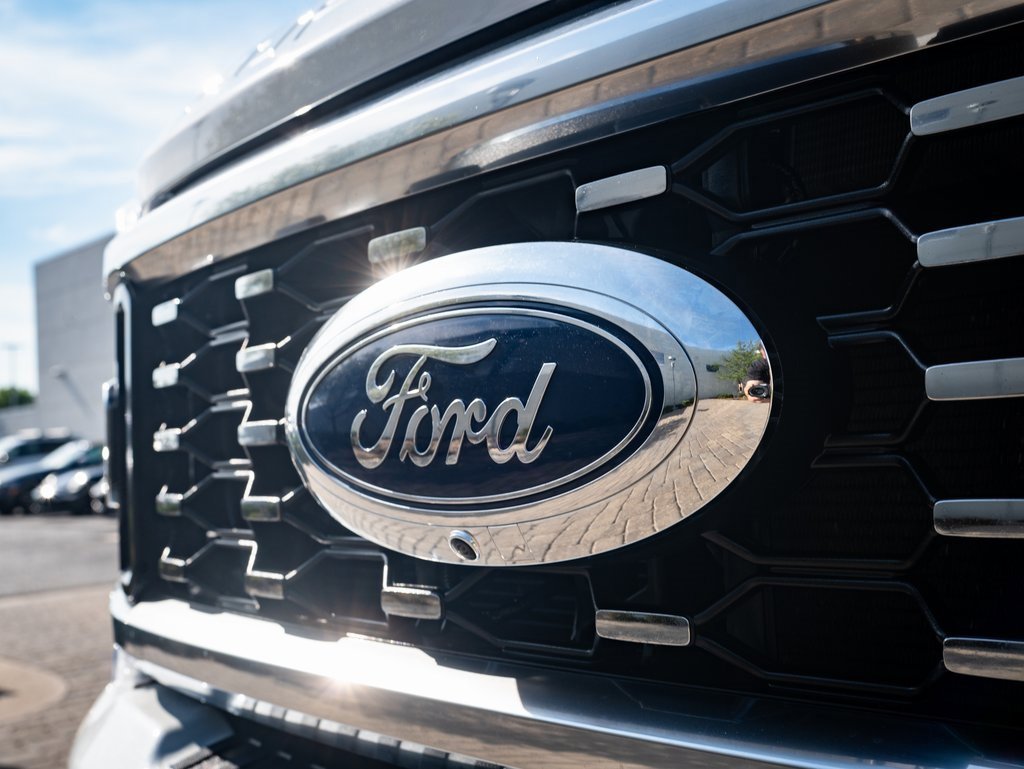 2024 Ford F-450 photo 3