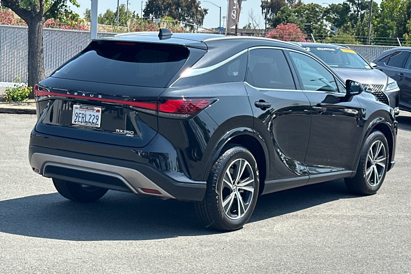 2023 Lexus RX 350 Premium photo 2