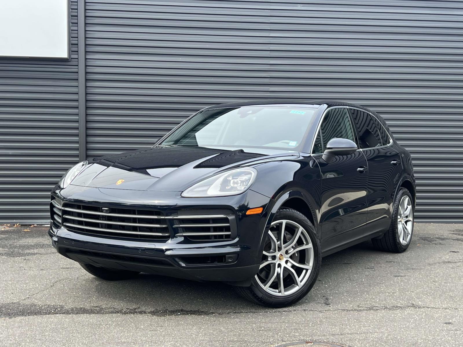 2023 Porsche Cayenne Base's photo
