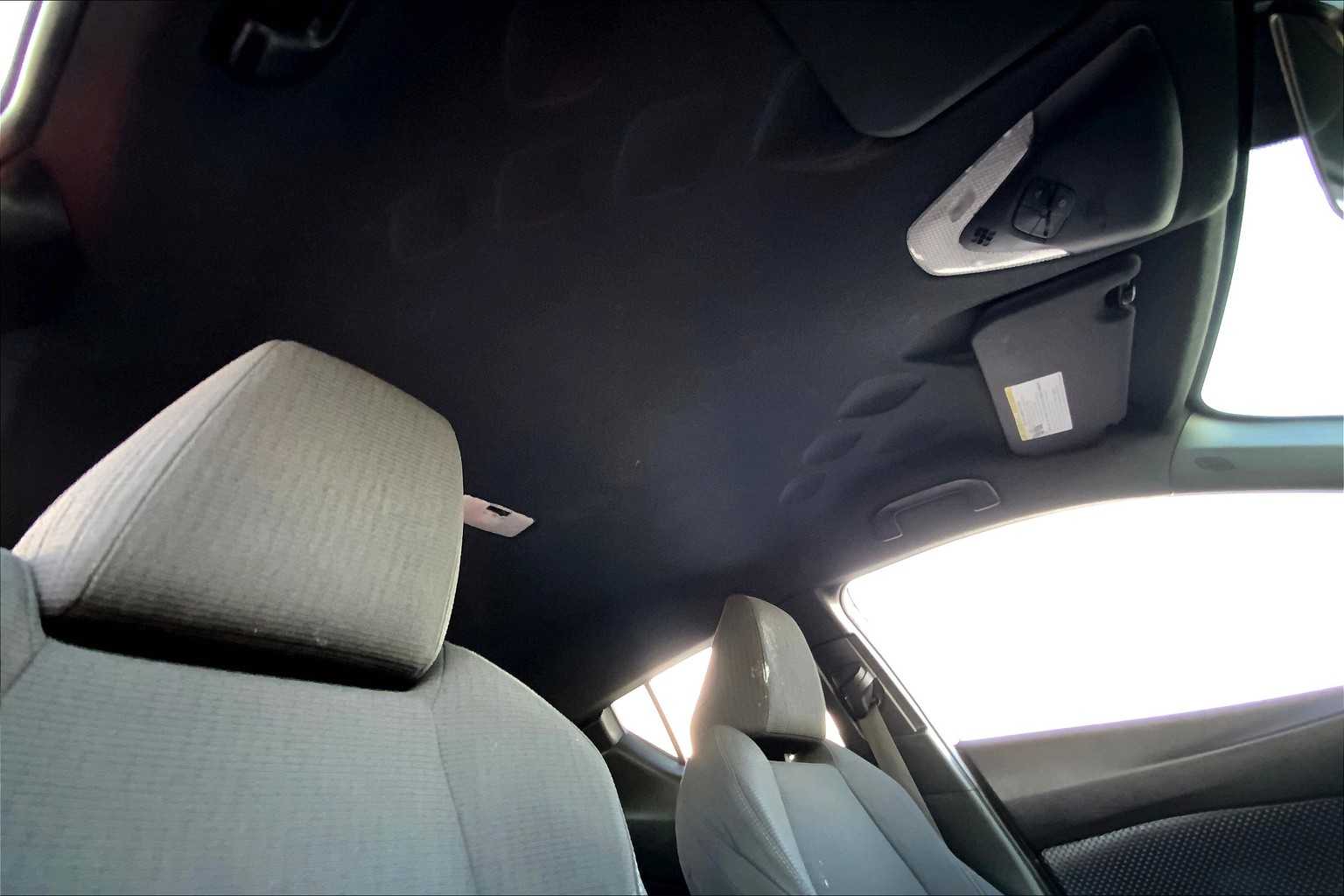 2018 Toyota C-HR XLE Premium photo 13