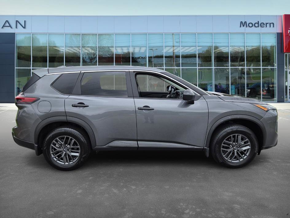 2025 Nissan Rogue S photo 4